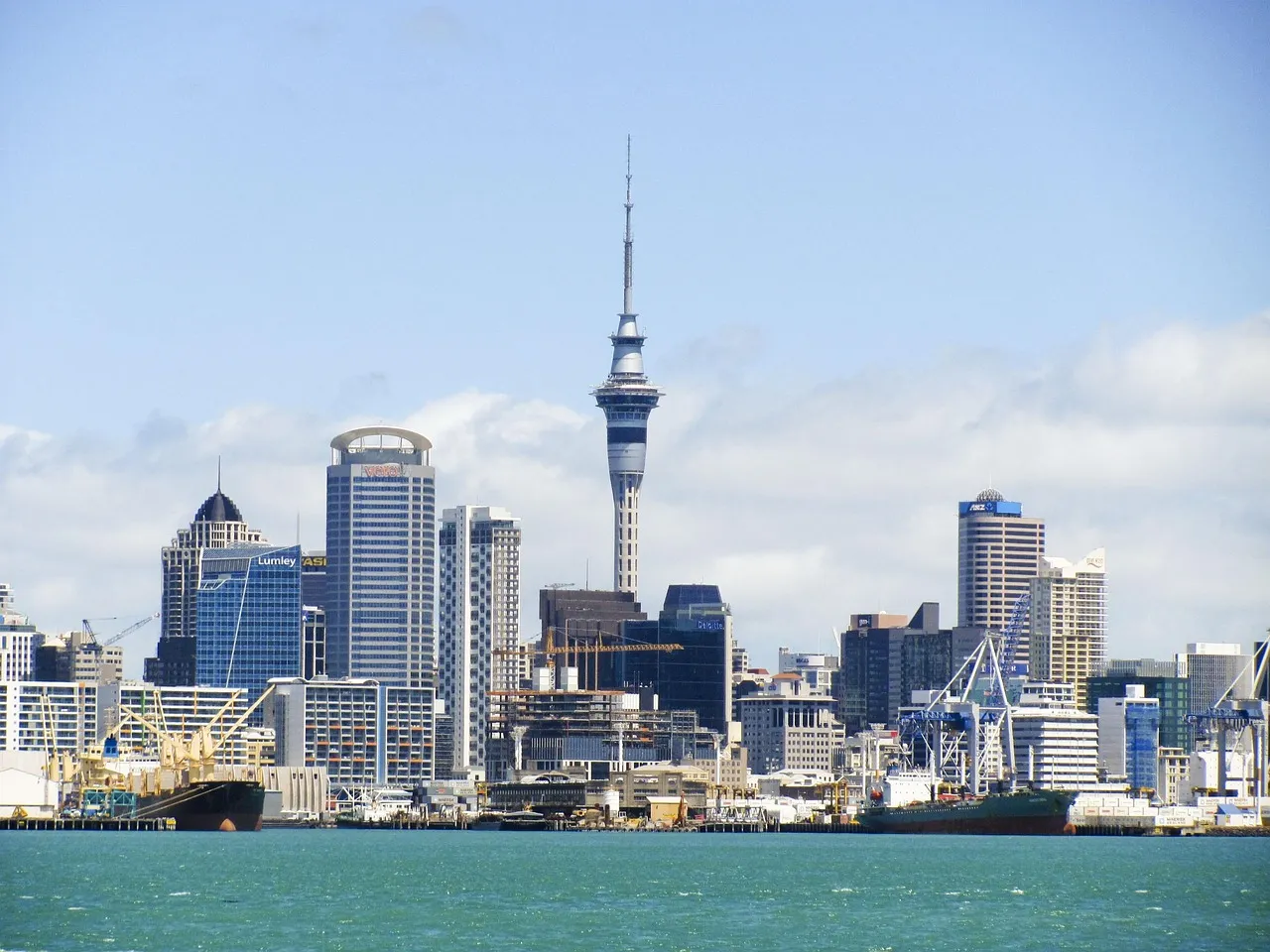 El horizonte de Auckland y la Sky Tower