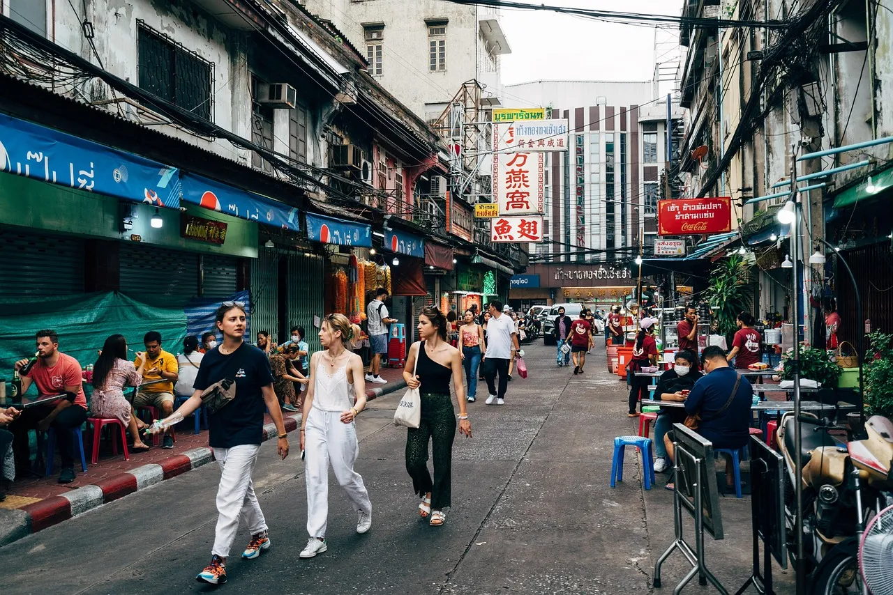 Une rue du quartier chinois de Bangkok