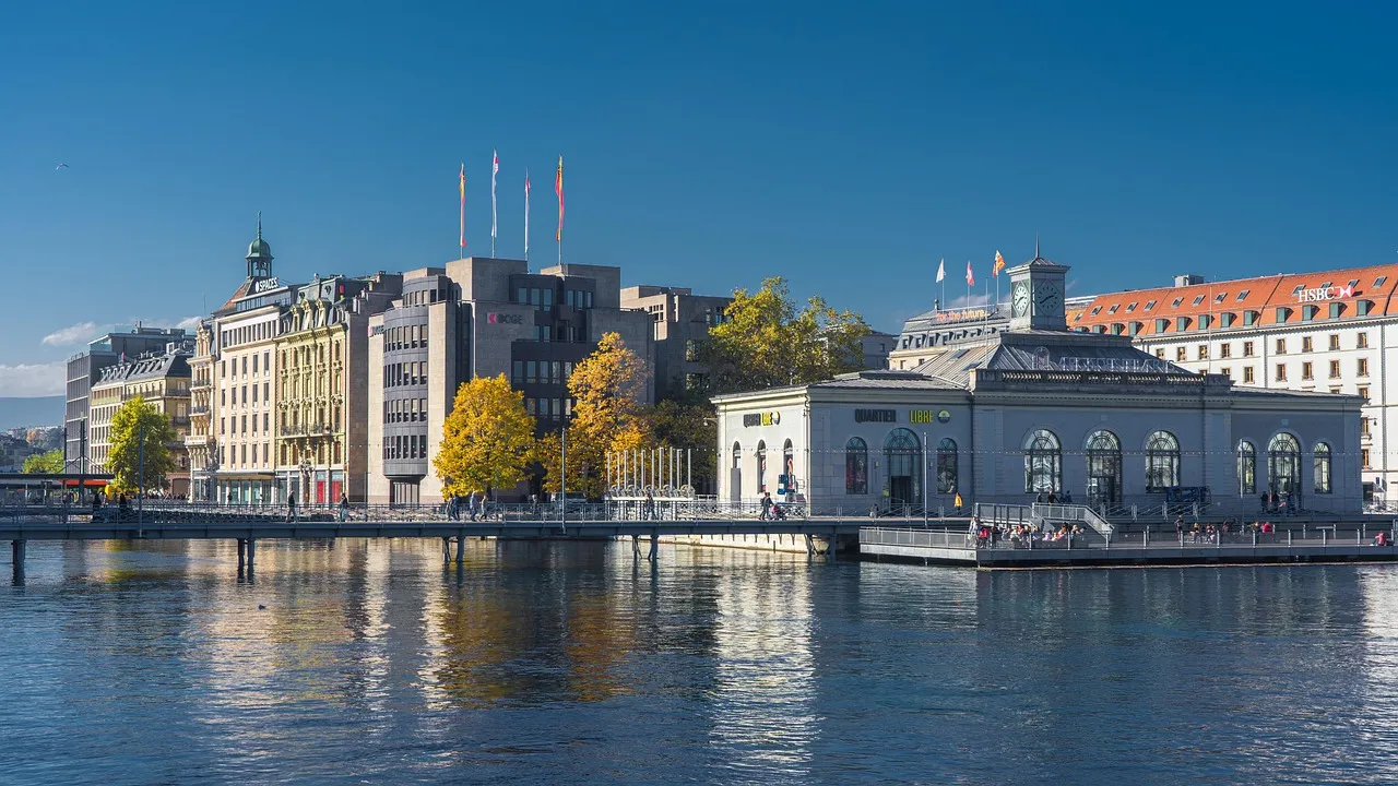 Buildings on the Rhône in central Geneva