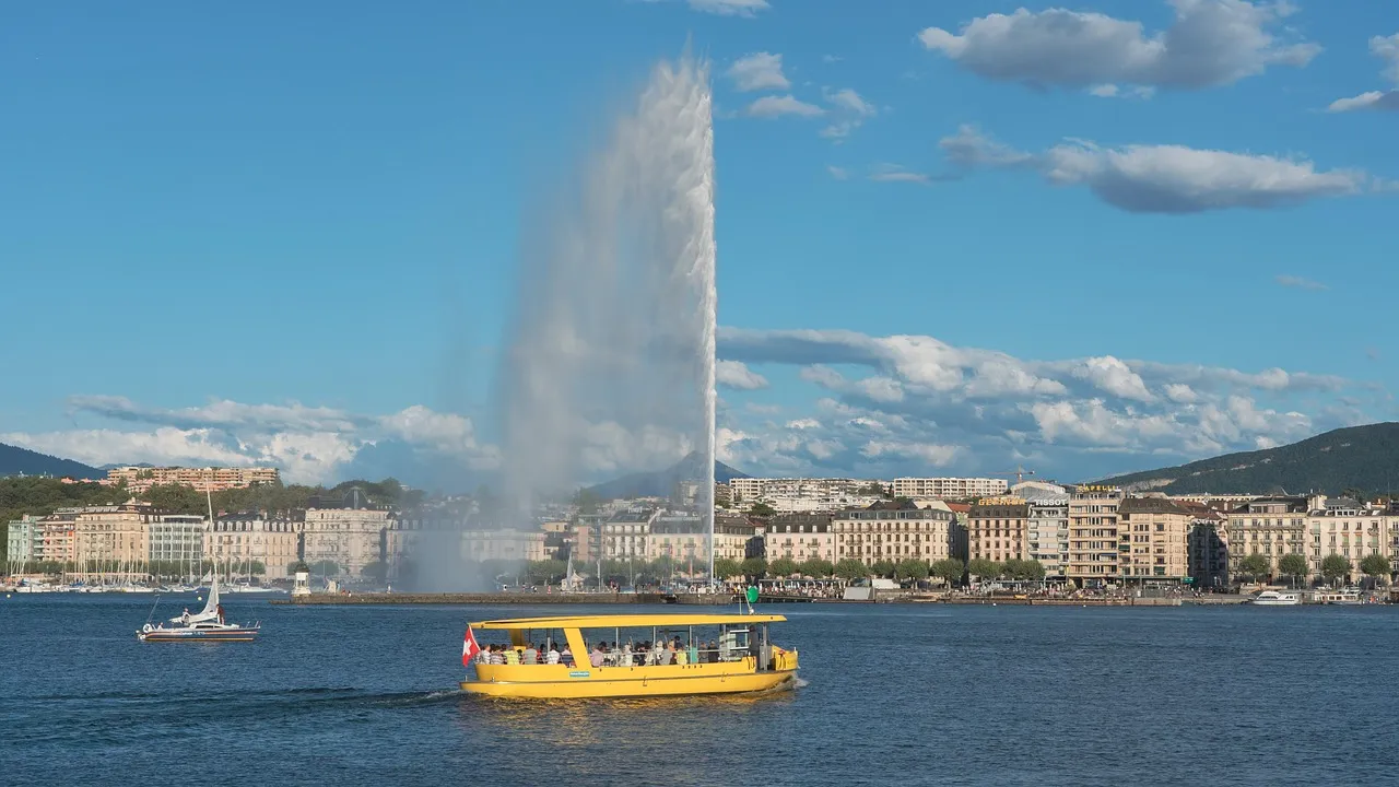 El Jet d’Eau y la orilla del lago en Ginebra