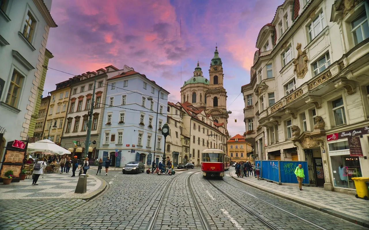 Un tramway à Malá Strana