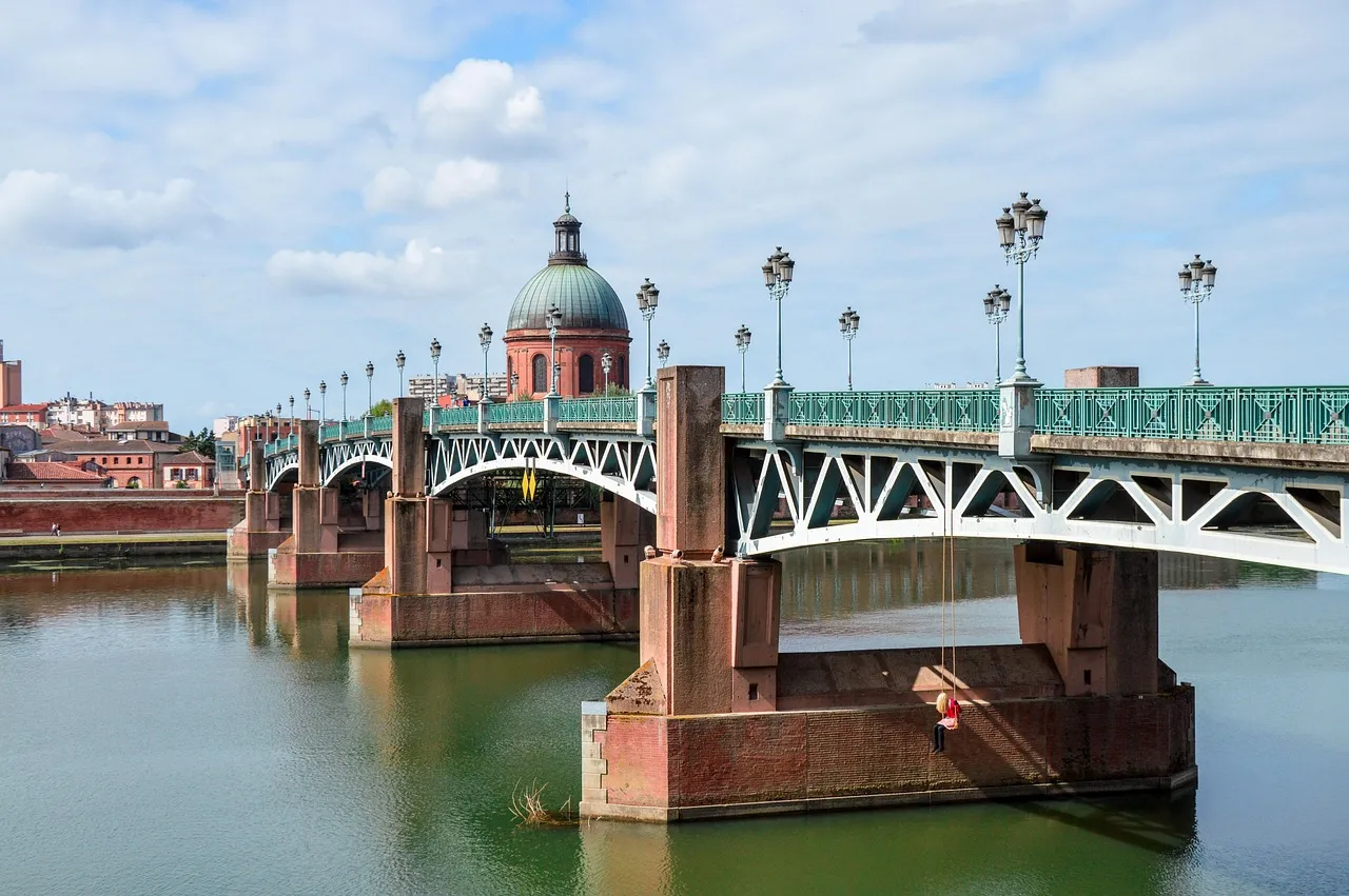 Un puente sobre el Garona en Toulouse